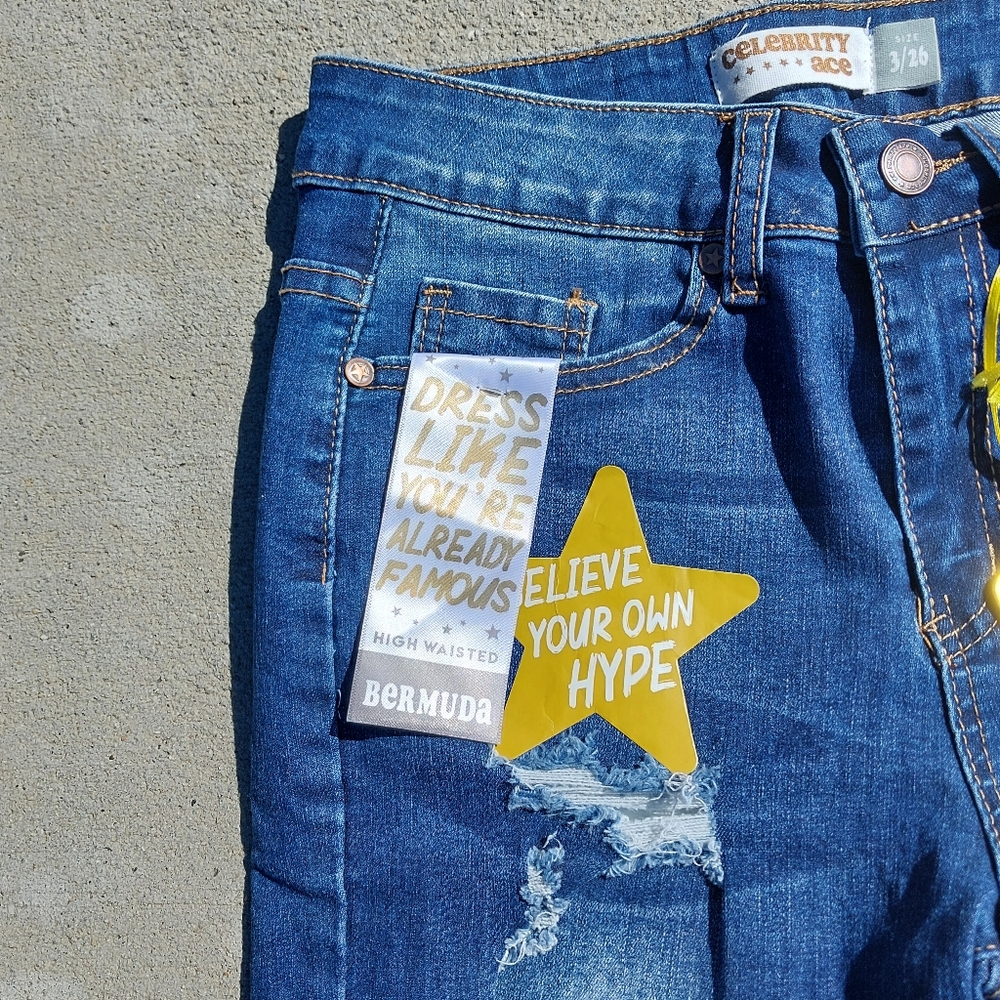 Celebrity Ace Distressed Bermuda Size 3 / 26 Brand New With Tags Kids Blue Jeans - Picture 3 of 6